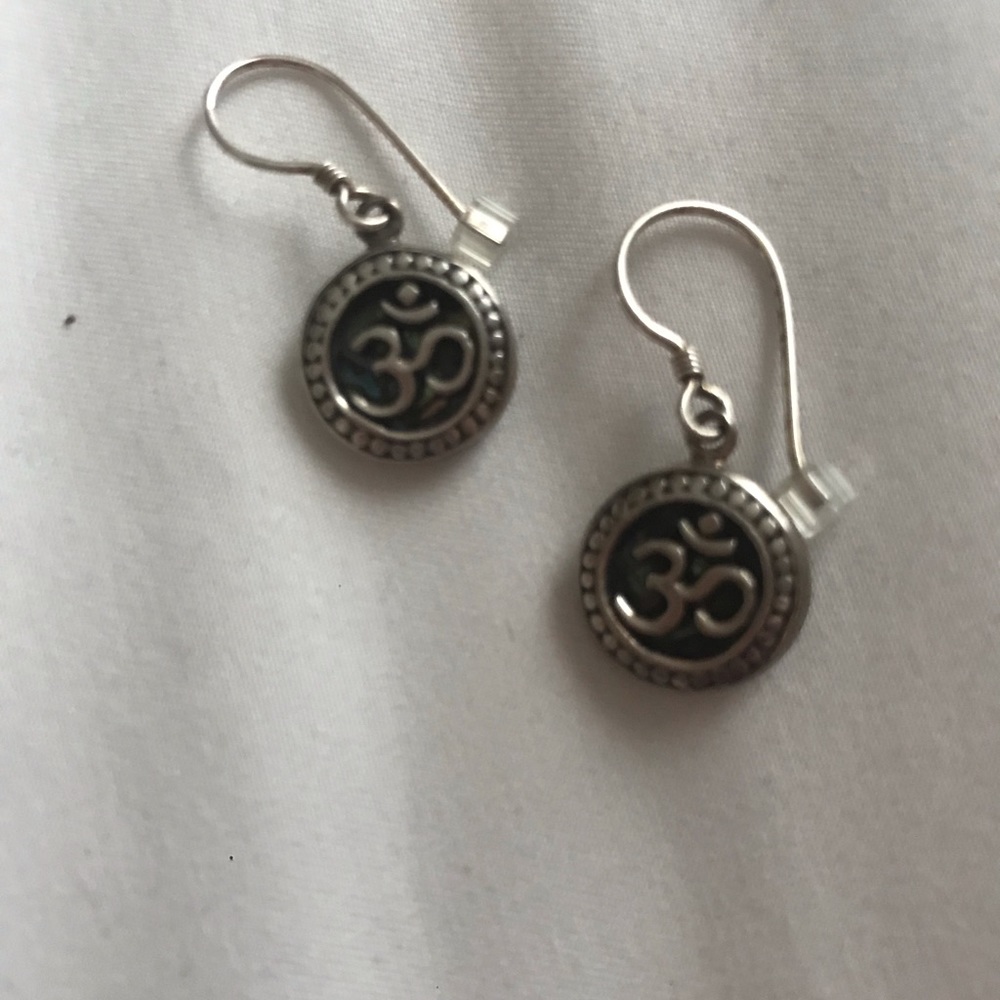 925 earring never worn